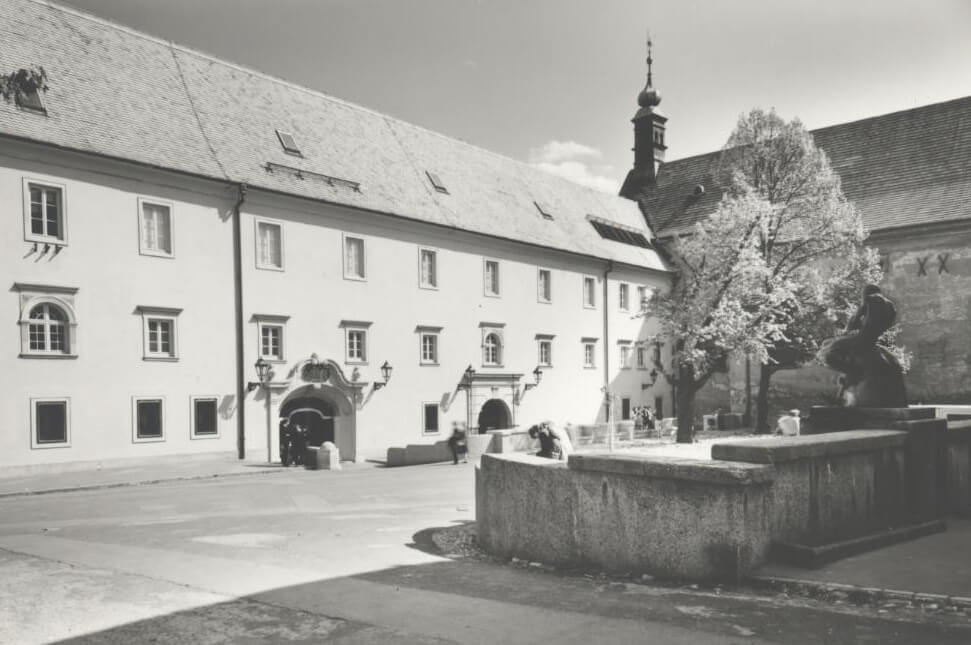 Galerija Klovićevi dvori 1982.