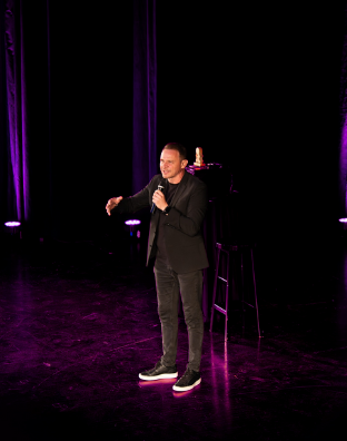 Enis Be&scaron;lagić