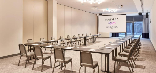 Salon Market, Hotel International